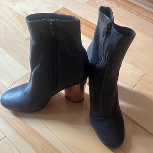 ✨ Aldo Black Leather Booties – Size 8 – Gold Heel
